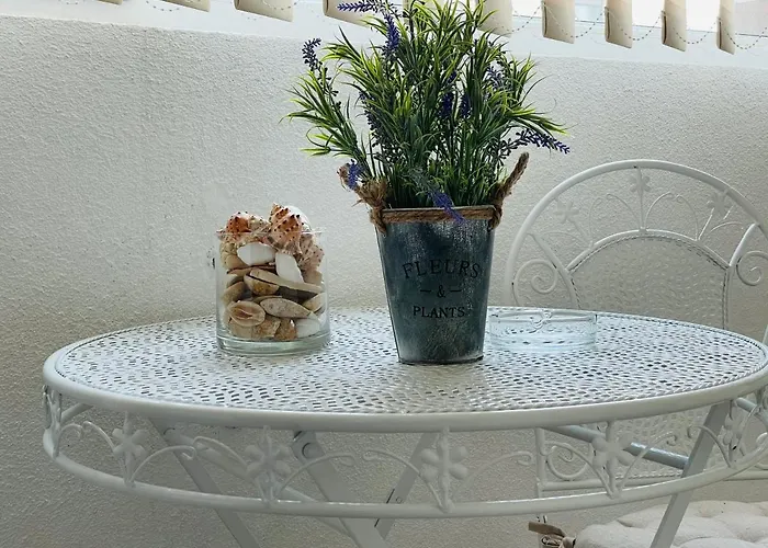 Kara Sea View דירה מאמאיה